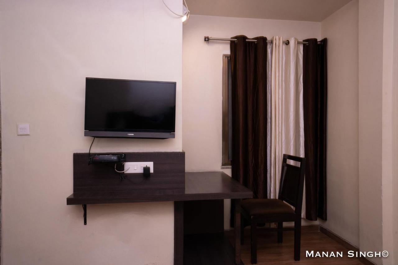 Hotel Samrat Jabalpur Zewnętrze zdjęcie
