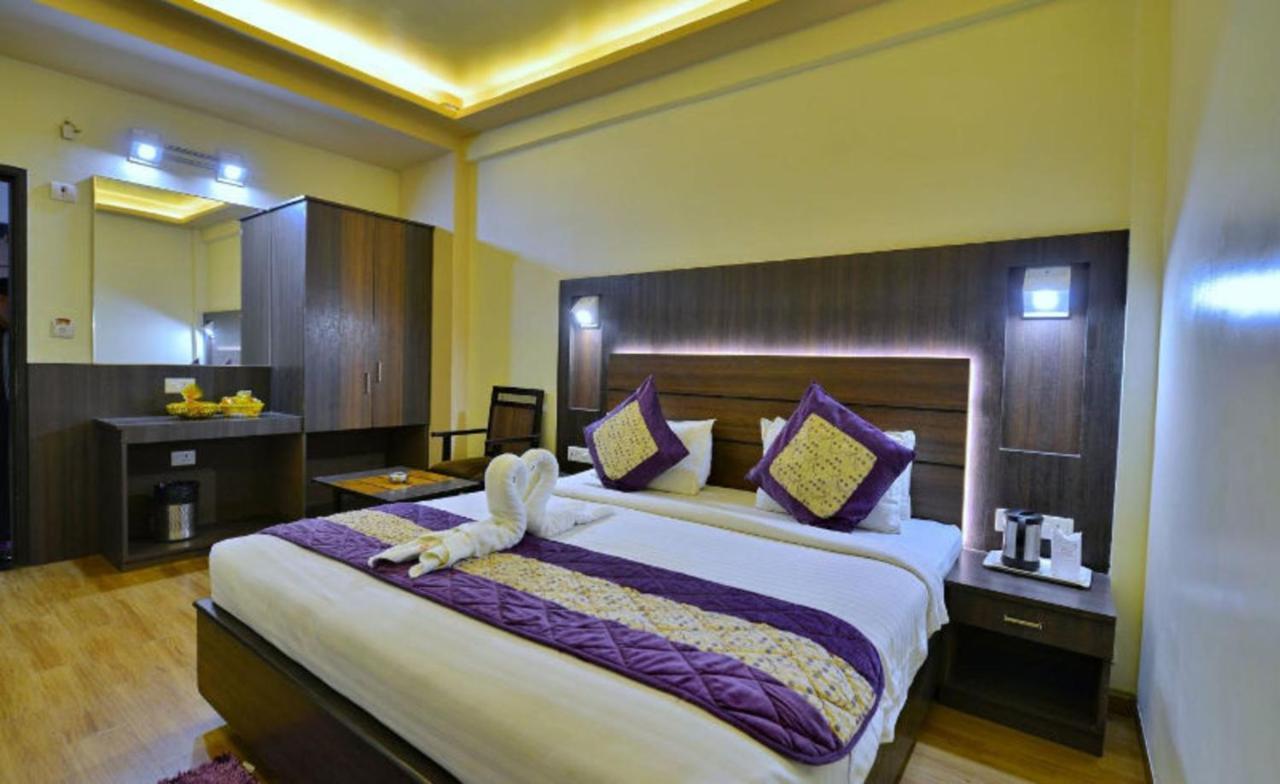 Hotel Samrat Jabalpur Zewnętrze zdjęcie