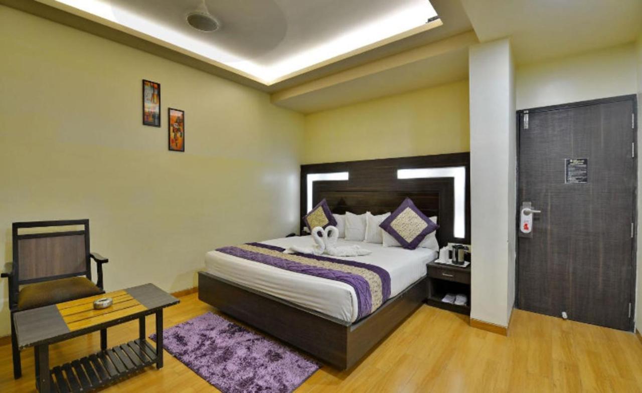 Hotel Samrat Jabalpur Zewnętrze zdjęcie
