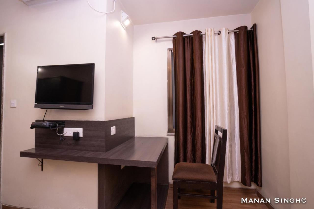 Hotel Samrat Jabalpur Zewnętrze zdjęcie