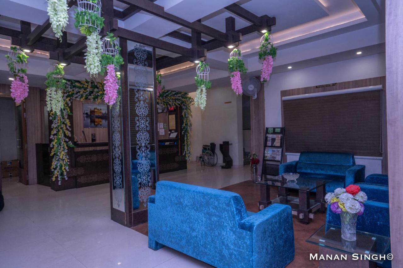 Hotel Samrat Jabalpur Zewnętrze zdjęcie