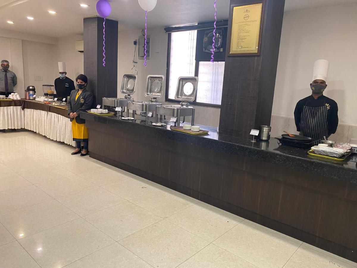 Hotel Samrat Jabalpur Zewnętrze zdjęcie