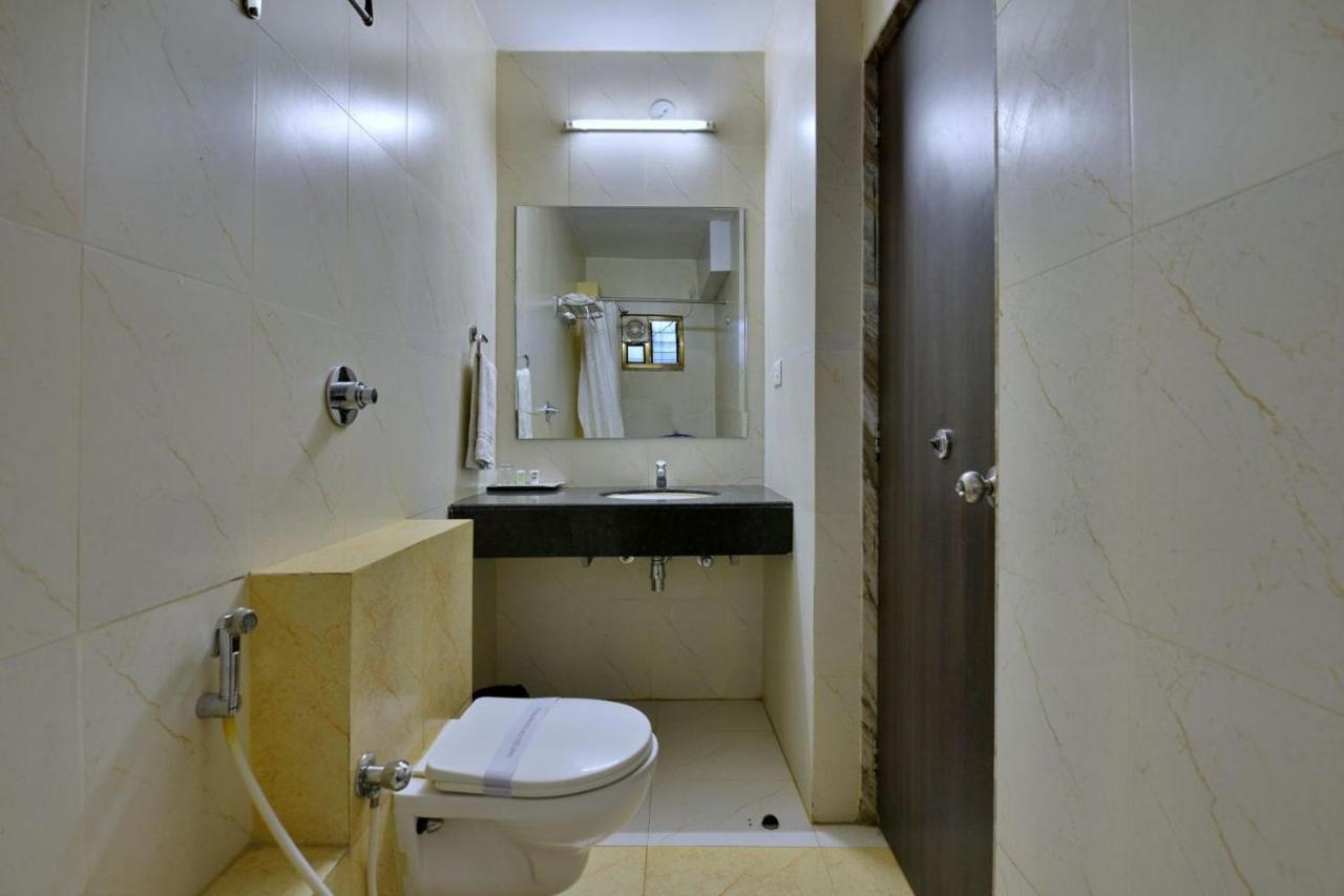 Hotel Samrat Jabalpur Zewnętrze zdjęcie