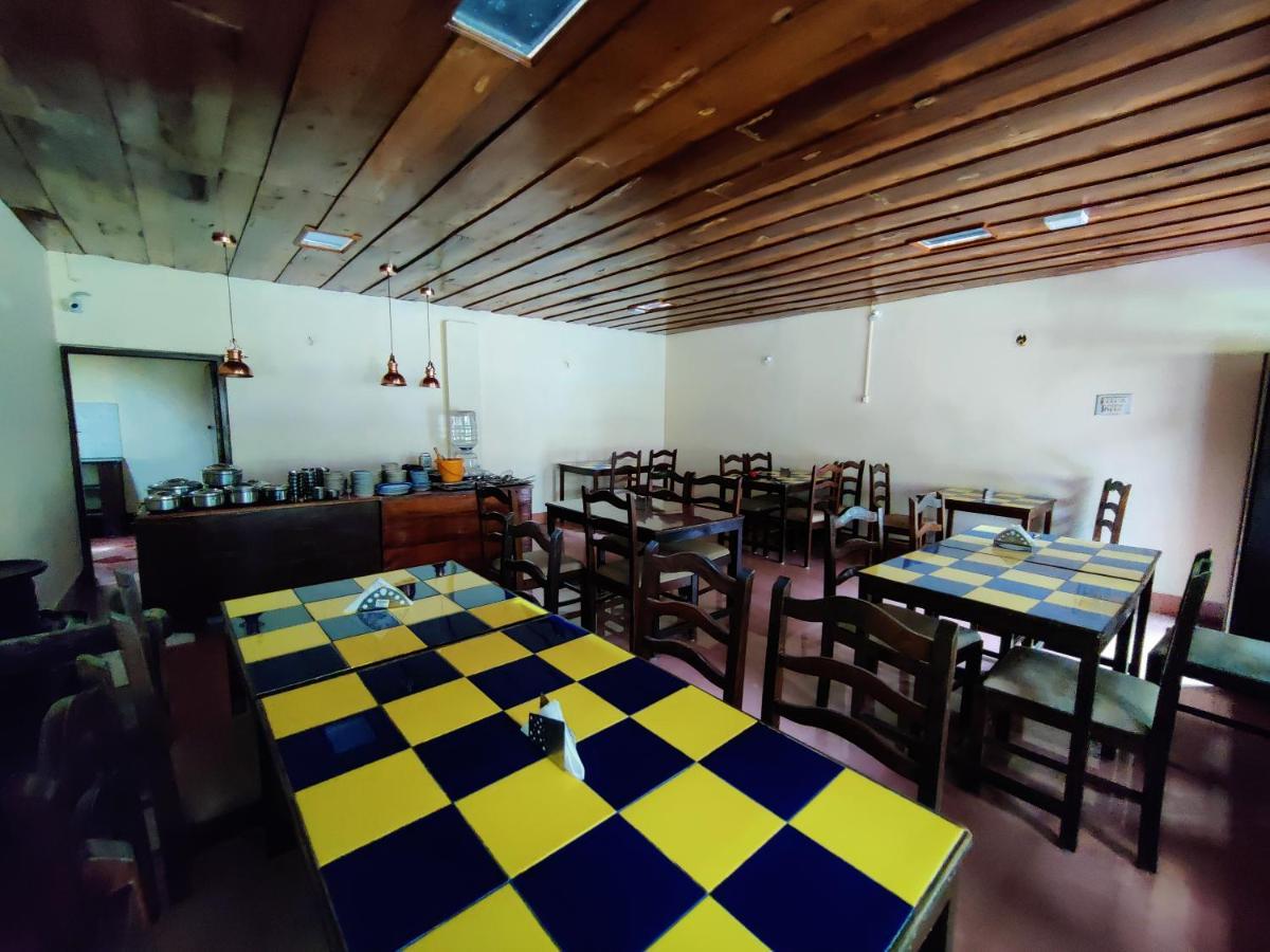 Hotel Samrat Jabalpur Zewnętrze zdjęcie