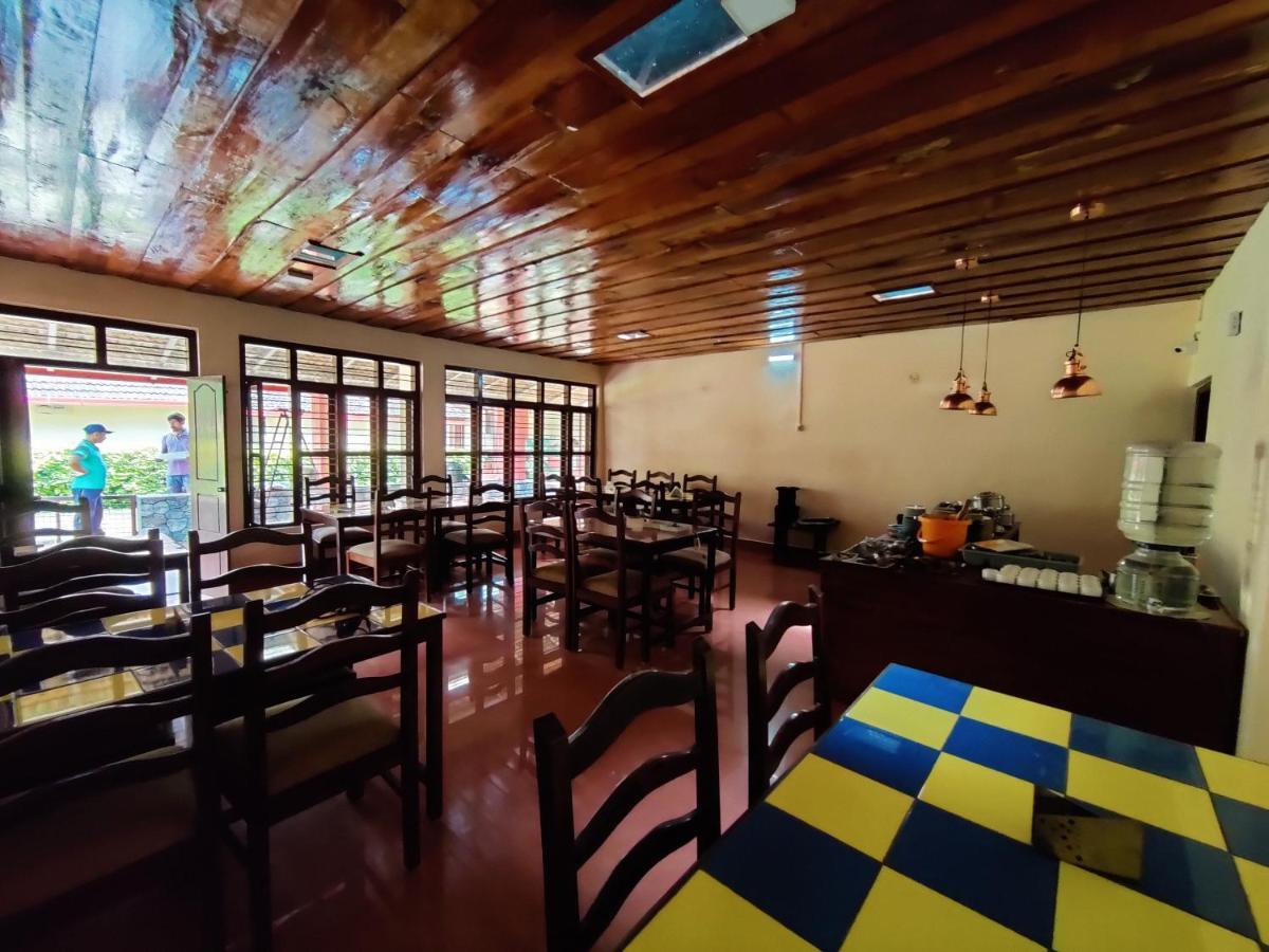 Hotel Samrat Jabalpur Zewnętrze zdjęcie